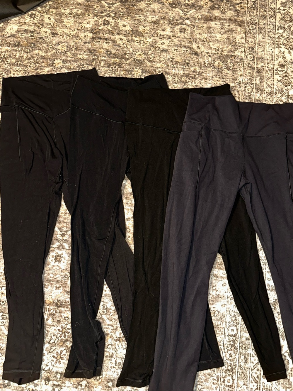Bundle of 4 L Basic High-Waist Leggings - Black